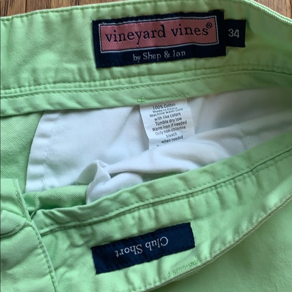 Vineyard vines shorts - Picture 2 of 4